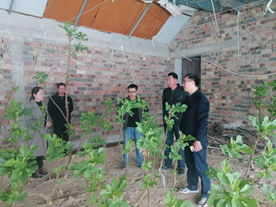 2董红强教授王振磊副教授与企业交流 2董红强教授王振磊副教授与企业交流